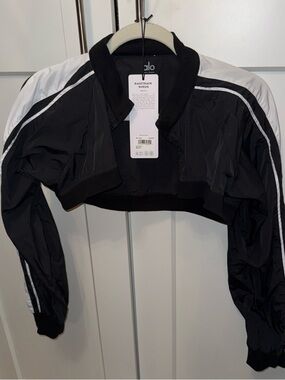 ALO Yoga Black & White Cropped Racetrack Shrug Jacket